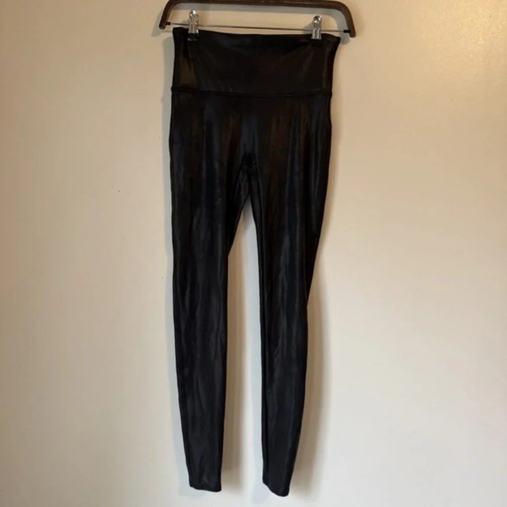 Spanx‎ Black Faux Leather Leggings Size M Black Shimmer Shiny Stretch Classic